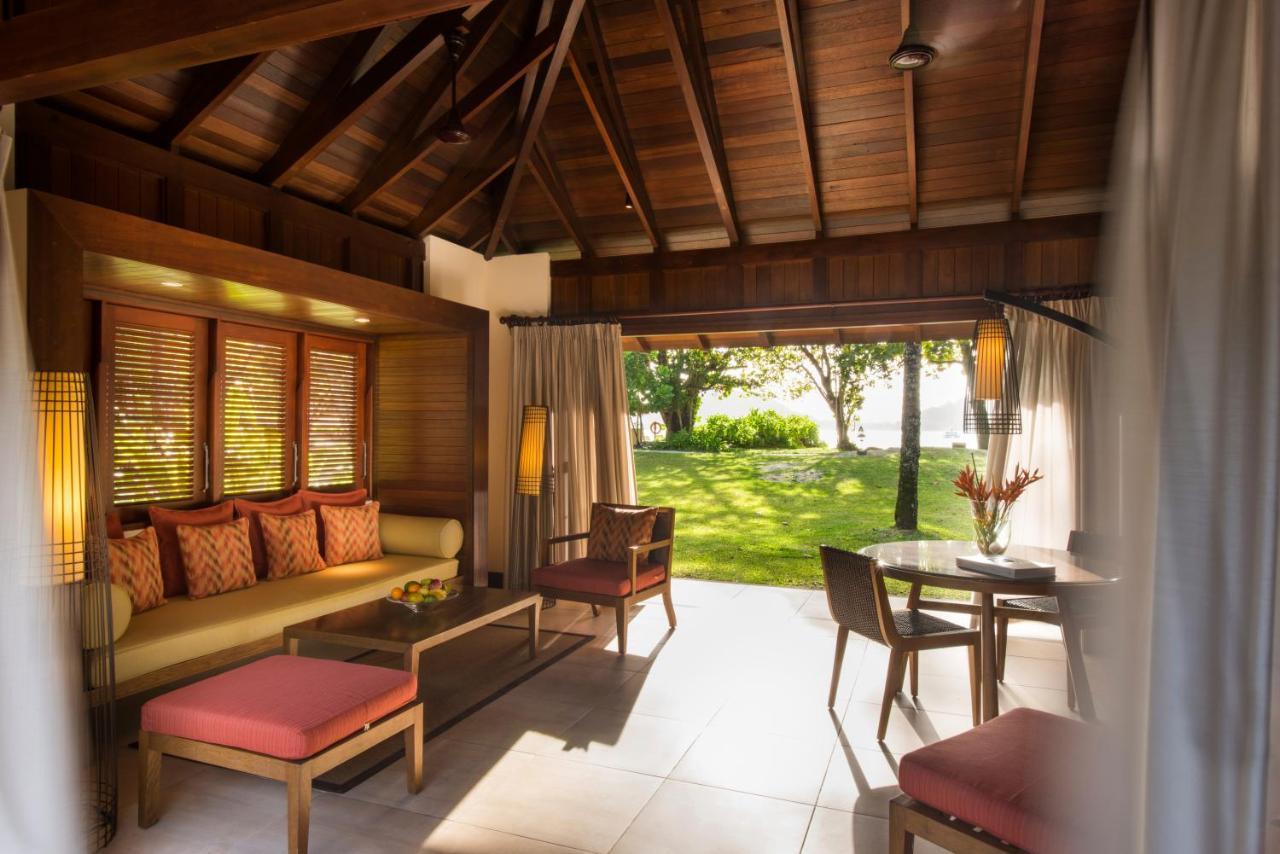 Hotel Constance Ephelia Port Glaud Esterno foto Living room of a Beachfront Pool Villa