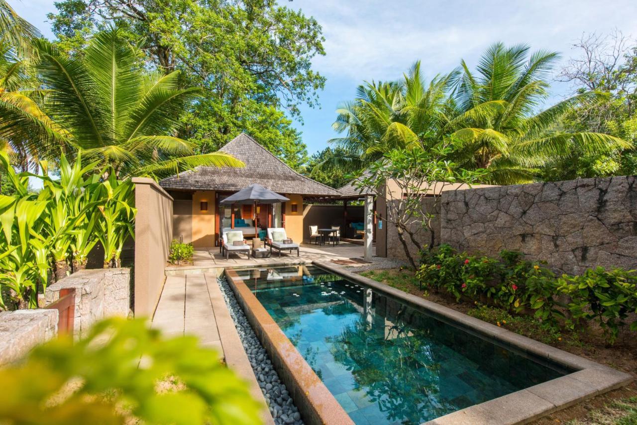Hotel Constance Ephelia Port Glaud Esterno foto A pool villa at the resort