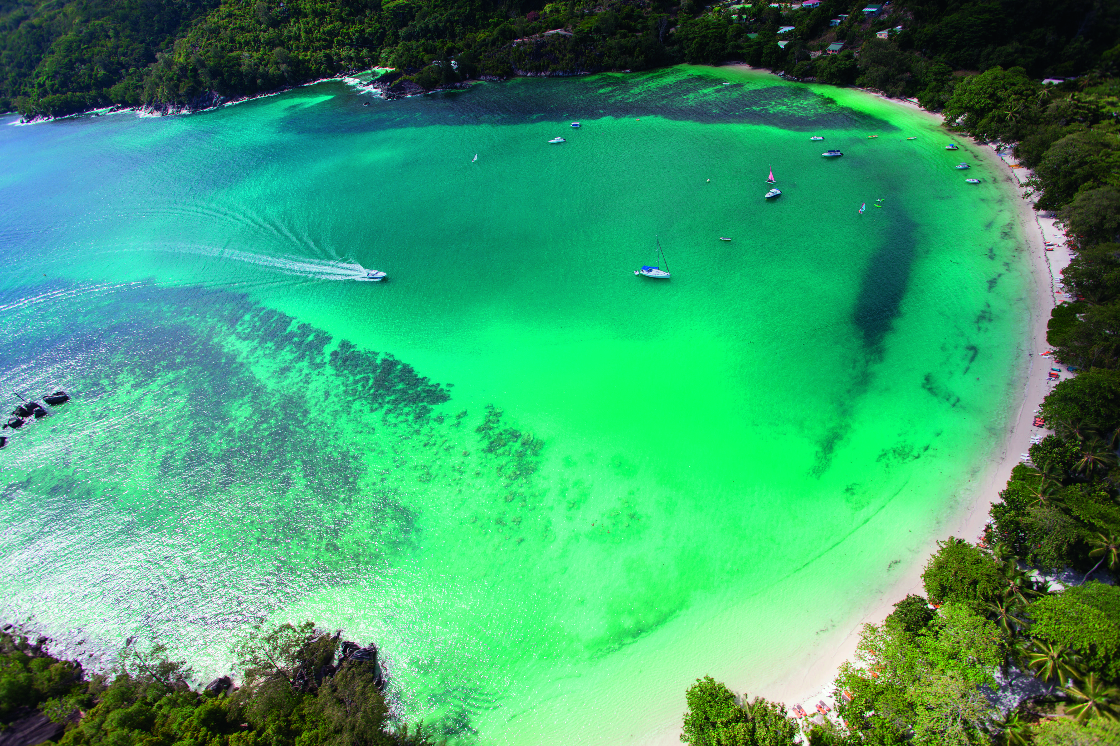 Hotel Constance Ephelia Port Glaud Esterno foto Aerial view of the bay