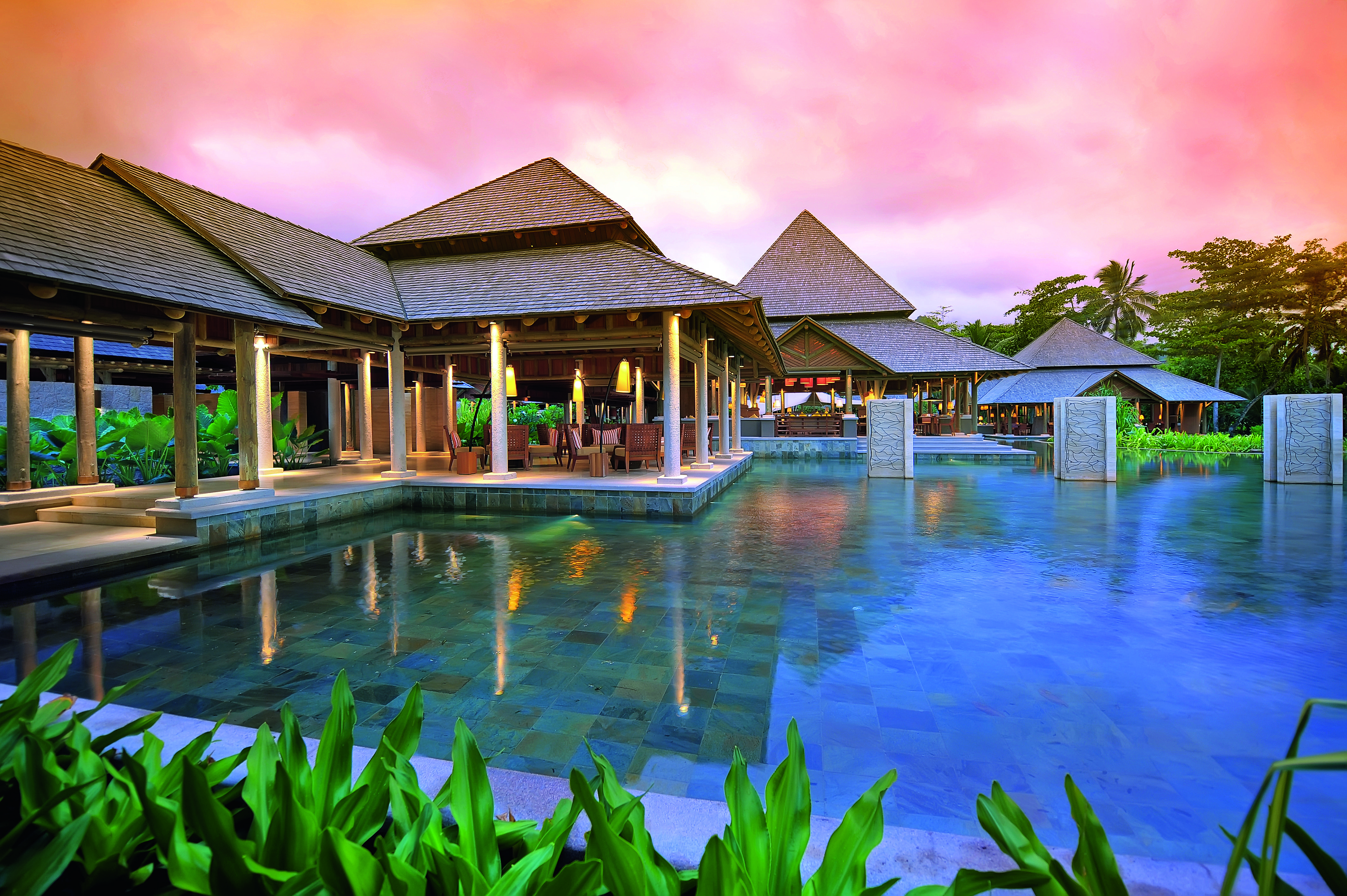 Hotel Constance Ephelia Port Glaud Esterno foto The swimming pool at the resort