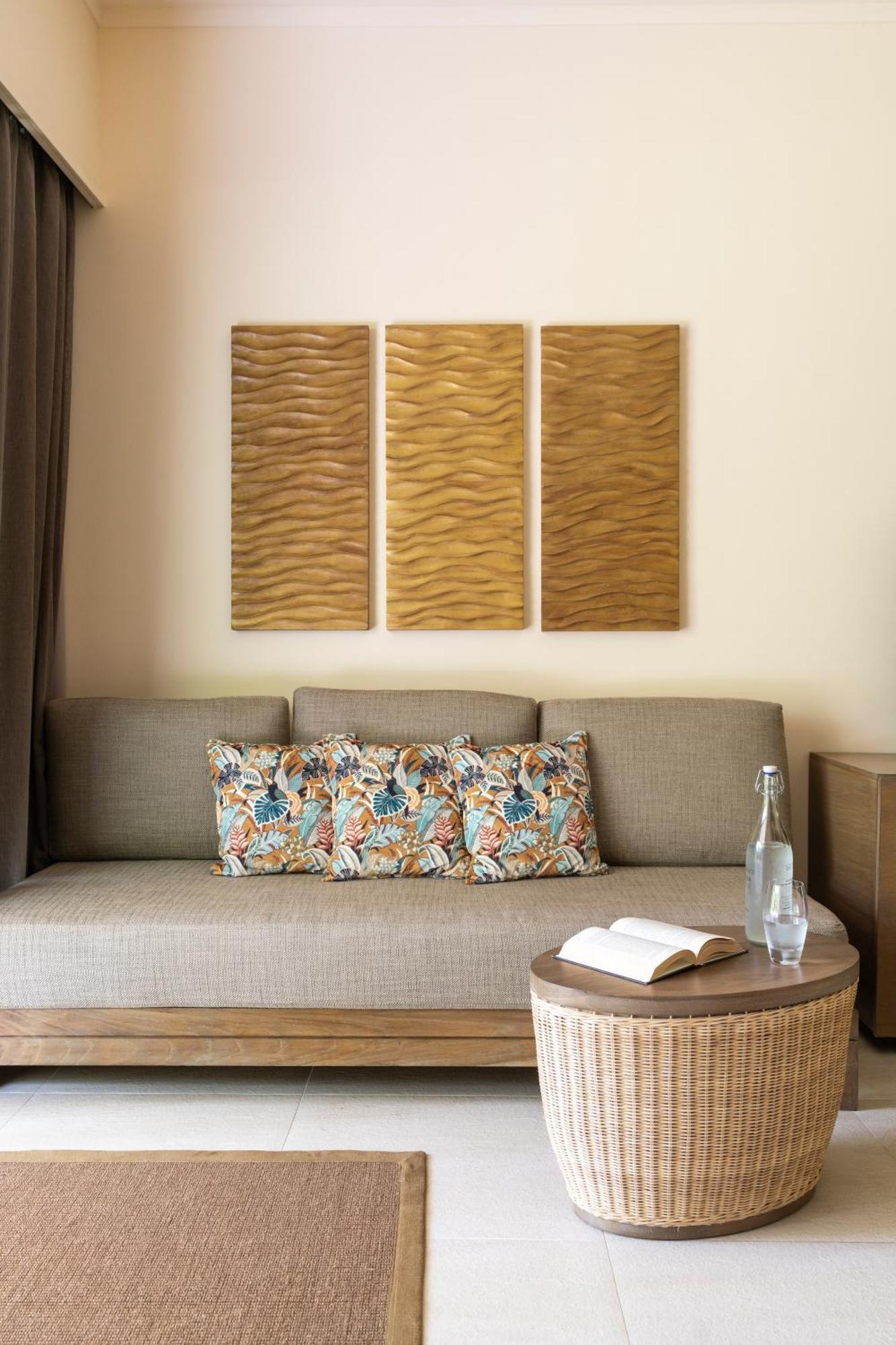 Hotel Constance Ephelia Port Glaud Esterno foto A sofa
