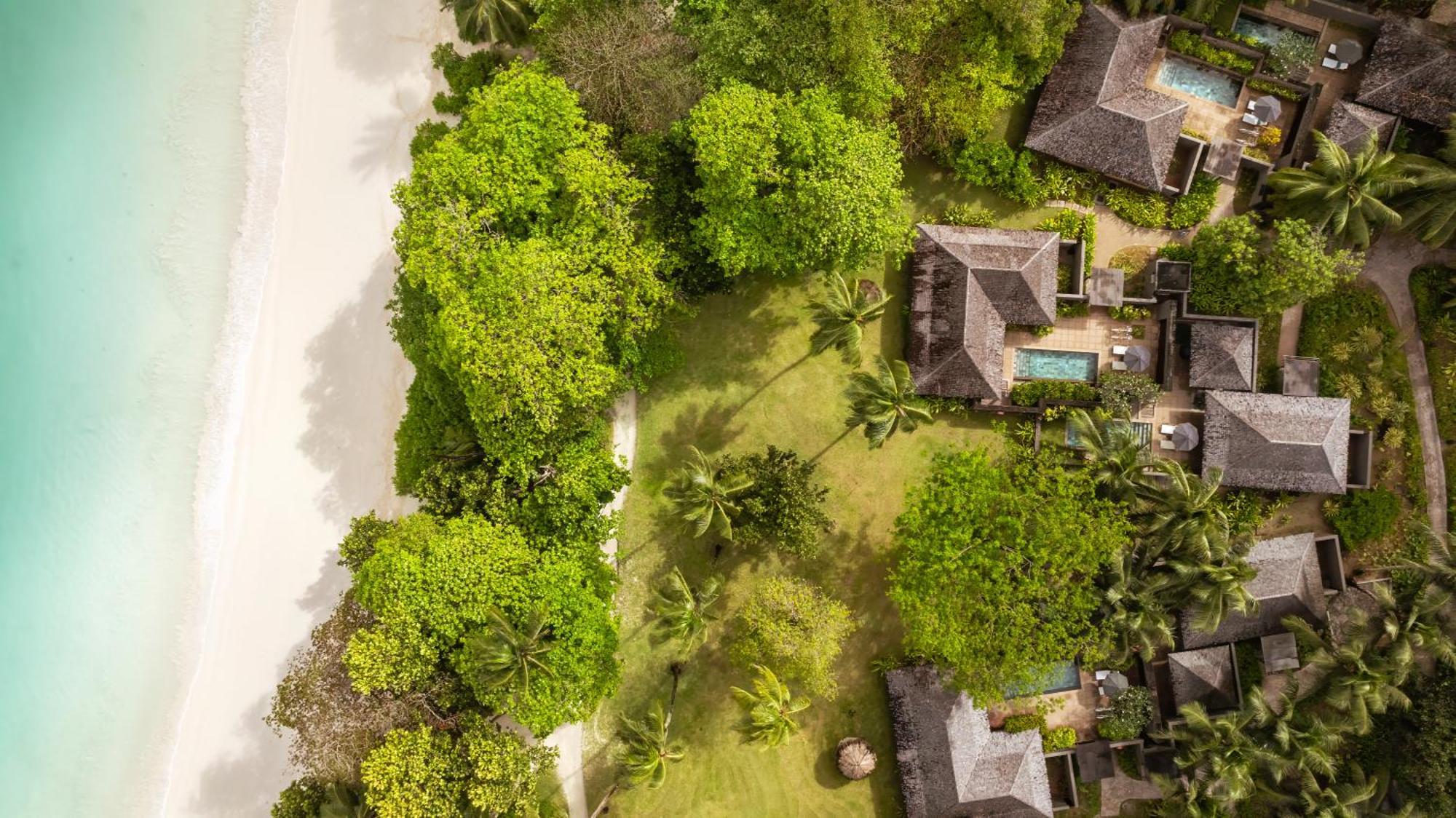 Hotel Constance Ephelia Port Glaud Esterno foto Aerial view of the resort